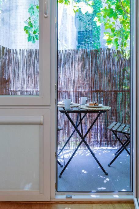 June C W/small Balcony Appartement