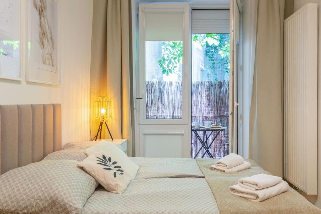 June C W/small Balcony Appartement